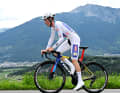 ... , den wiederum Mattias Skjelmose abfing. Mit einem starken Zeitfahren schob sich Skjelmose im Gesamtklassement noch an Egan Bernal vorbei auf Rang drei