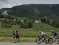 Das Ausreißerduo wird 36 Kilometer vor dem Ziel vom Peloton wieder eingeholt