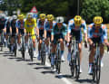 Das Team dsm-firmenich PostNL war mit dem Gesamtführenden Romain Bardet für die Nachführarbeit zuständig, ließ es allerdings locker angehen