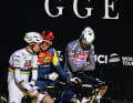 Die drei Top-Favoriten unterhielten sich noch vor dem Start: Tadej Pogacar, Mads Pedersen und Mathieu van der Poel (v.l.n.r.)
