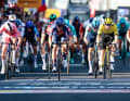Mit einem langen Sprint entscheid Casper van Uden (Team Picnic PostNL) die Etappe für sich.