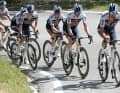 Derweil sorgte im Peloton Red Bull - BORA - hansgrohe für die Nachführarbeit. Die Leine des Roglic-Teams war lang