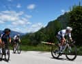 Die Gruppe des Tages bildeten aber doch andere: Lorena Wiebes (r.) machte sich mit Alessia Vigilia, Eleonora Gasparrini und Lieke Nooijen (im Hintergrund) auf den Weg, die Etappe bis zum Finale zu bestimmen. Maximal dreieinhalb Minuten betrug ihr Vorsprung.
