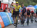 Olav Kooij (Team Visma | Lease a Bike) holt den Sieg auf der 2. Etappe der Renewi Tour.
