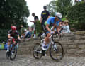 Der Gesamtführende Tim Merlier (Soudal – Quick-Step) fiel frühzeitig zurück.