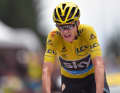 2016 verteidigte Chris Froome die Führung in Saint-Gervais Mont-Blanc an einem schwierigen Tag - nach Sturz und auf dem Rad des Kollegen Geraint Thomas.