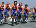 Nach starken Leistung, unter anderem Rang zwei bei der Tour de l'Avenir, verdient sich Gesink (2.v.l.) für die Saison 2007 seinen ersten Profivertrag. Mit Thomas Dekker (Mitte) und Co. geht es erstmals ins Trainingslager nach Spanien.