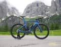 TOUR konnte den Edelrenner bereits vorab auf dem Kurs des Sella Ronda Bike Days fahren.