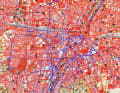 Jetzt wird's unübersichtlich. In Städten gibt es so viele Straßen und Wege. Wenn man weiter reinzoomt als in der vorherigen Ansicht, tauchen in rot all die noch zu erkundenden Wege auf.