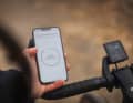 Gesteuert wird der Motor über Boschs Kiox 300 Display und das Miniremote. Dank der eBike Flow App lässt sich der Antrieb auf den individuellen Fahrstil abstimmen.
