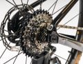 Dicke Gummis passen nur mit langem Radstand. Durch das wechselbare Ausfallende kann dieser um 10 Millimeter verändert werden.