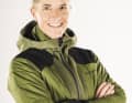 Dynamics Tech II Thermojacke Damen: Eine Kapuze kann bei der gebeugte Rennradhaltung mit der hinteren Helmkante kollidieren, weshalb wir diese lediglich bei aufrechter Position empfehlen können
