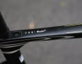 Für die Tour de France bekamen die Teamräder eine neue Lackierung, die sich farblich aber an den klassischen Designs des französischen Herstellers orientiert