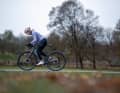 Bergauf kann man trotz Motorunterstützung kräftig reintreten.