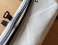 Wie neu sieht die Tasche nach der Doppel-Waschung nicht aus, aber man muss schon genau hingucken, um das zu erkennen.