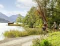 Kärnten, auf Schotter in der Region Weissensee