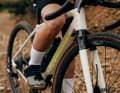 Neben frischen Lackierungen bietet der baskischer Fahrradbauer nun zudem eine Ausstattungsvariante mit Campagnolos Ekar an.