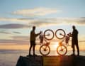 Sonniger Abschluss: Der Atlantik ist erreicht. Abends scheint sogar die Sonne, nach vier meist bewölkten Tagen und einigem Regen.