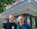Macher: Der ehemalige Karnevalsprinz Holger Kirsch (rechts) holte Pascal Droege als Gastro-Profi.