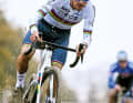 Steuerkünstler: Cyclocross-Weltmeister Tom Pidcock wühlt sich bei seinem Saisonstart durch den Sand in Merksplas.