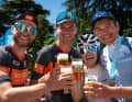 Beim einem kühlen alkoholfreien Bier nach der Etappe kann gefachsimpelt und sich über alle Rennrad-Themen ausgetauscht werden.