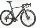 Die Eigenmarke des Sportartikel-Discounters Decathlon stellte TOUR exklusiv einen Prototypen zur Verfügung. Bis auf das Finish entsprach dieser dem Serienmodell, das 2024 verfügbar sein soll.