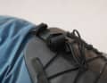 Materialschlaufen und Gummizug am Holster