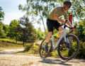 Bulls neues Gravelbike Grinder 3 versteht sich als Allrounder für Sport, Alltag und Reisen
