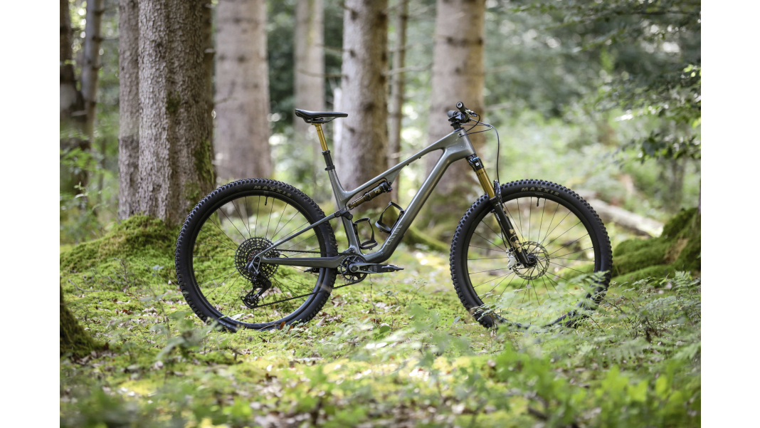 Lux CF Trail X0 AXS