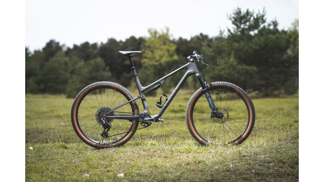 Lux World Cup CFR X0 AXS