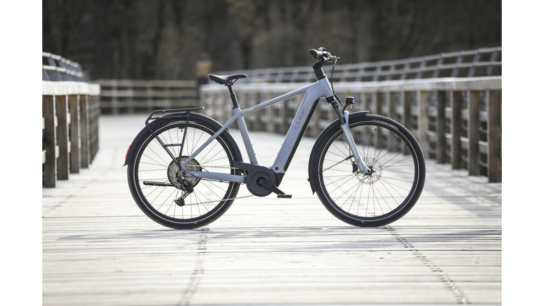 Touring Hybrid Pro 800