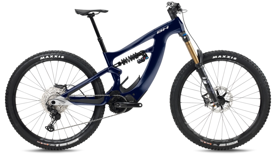 XTEP LYNX PRO 0.9