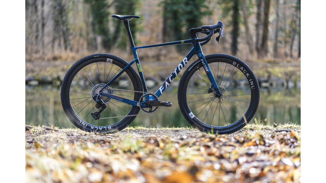 Aluto Force XPLR PM Carbon 28