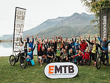 Professionell geführte E-MTB-Touren im Südtiroler Frühling