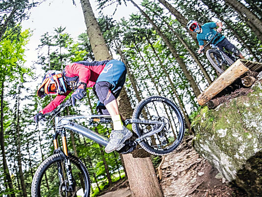 E-Freerider-Duell: Commencal Meta Power vs Canyon Torque:ON