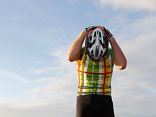 Nackenschmerzen beim Rennradfahren - was hilft?
