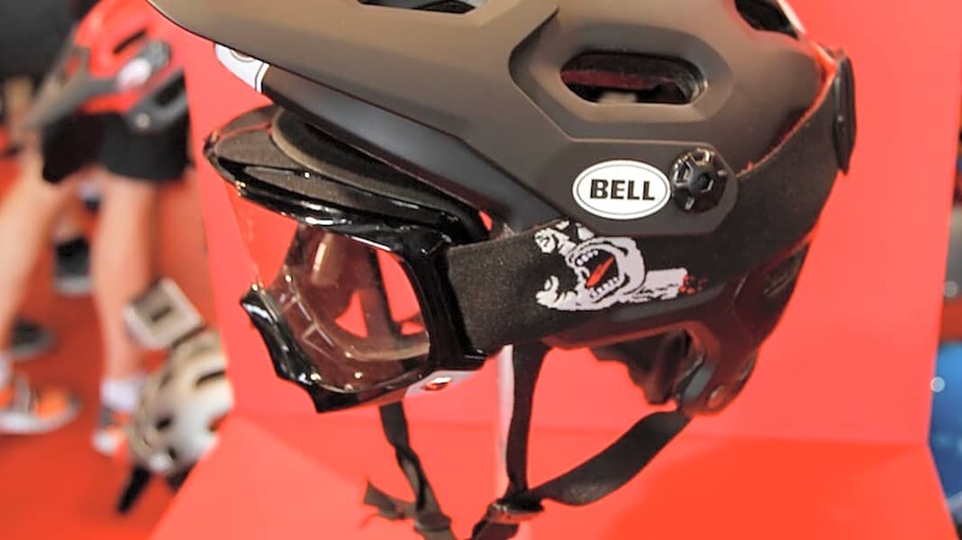 Bell Super: AM-Helm mit Kamera-Halterung