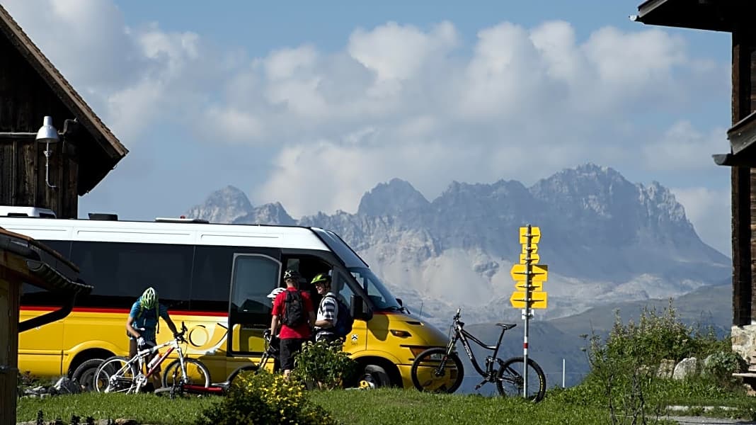 Schweiz: Postauto-Tour durch Graubünden
