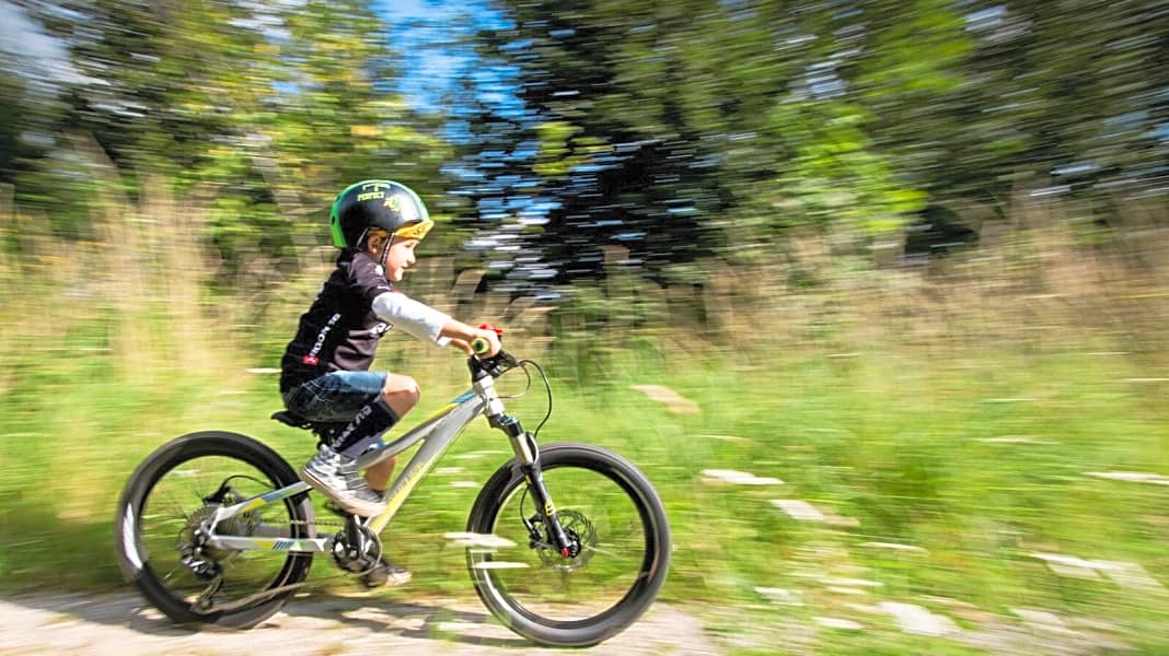 Geländeflitzer: Kinder Mountainbike Supurb B020 im Test