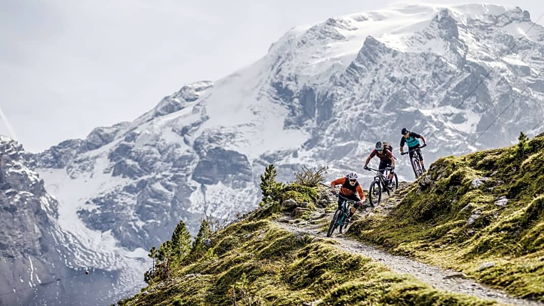 Preisknaller: All-Mountain-Bikes um 3000 Euro im Test