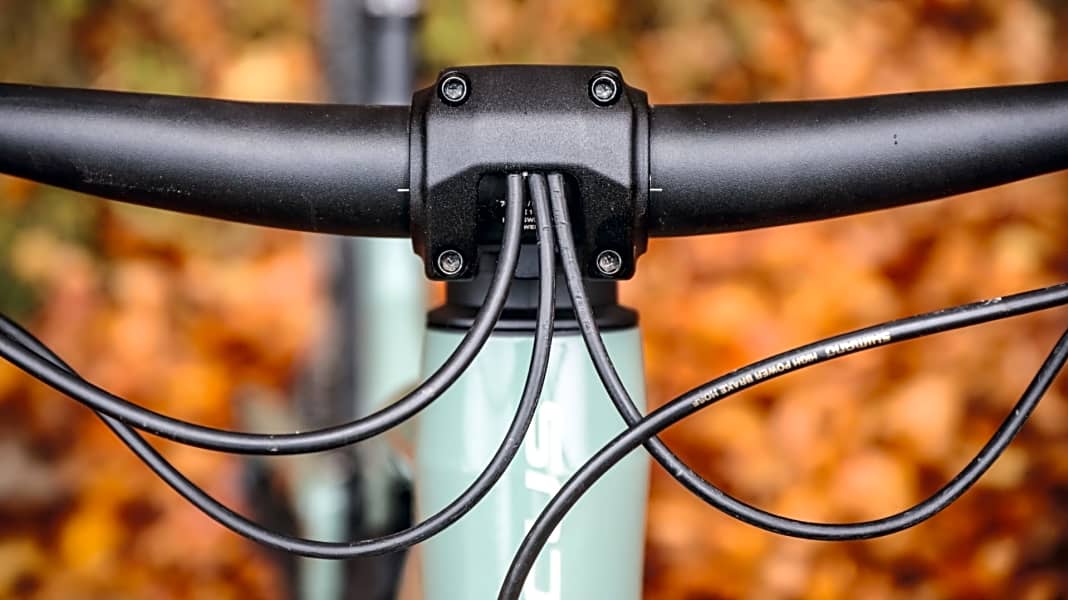 fahrrad mit innen verlegten zügen unter 9kg fitness bike