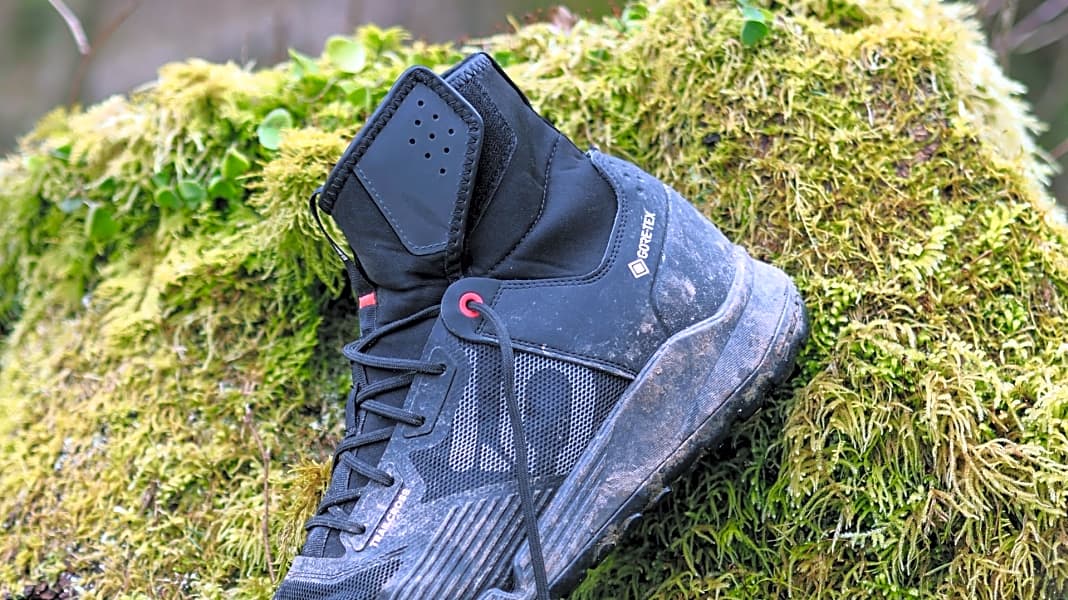 Gummistiefel: Schuhe Five Ten Trailcross GTX im Test