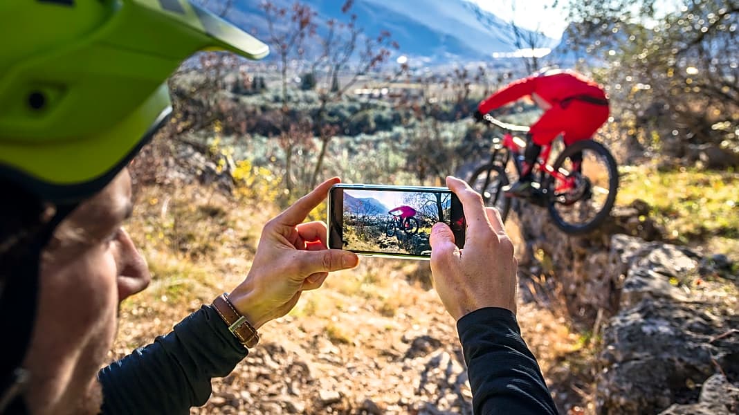 Fotografieren mit dem Handy: So gelingt der perfekte Shot beim Biken
