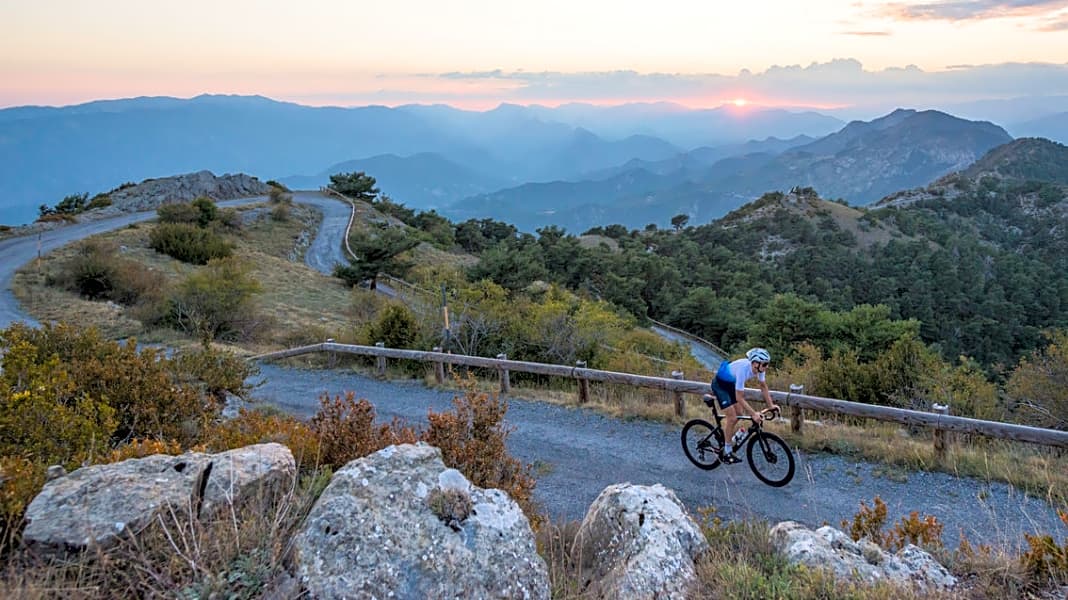 Reise Frankreich: Rennradtouren an der Côte d'Azur – Traumtouren von Nizza in die Ausläufer der Seealpen