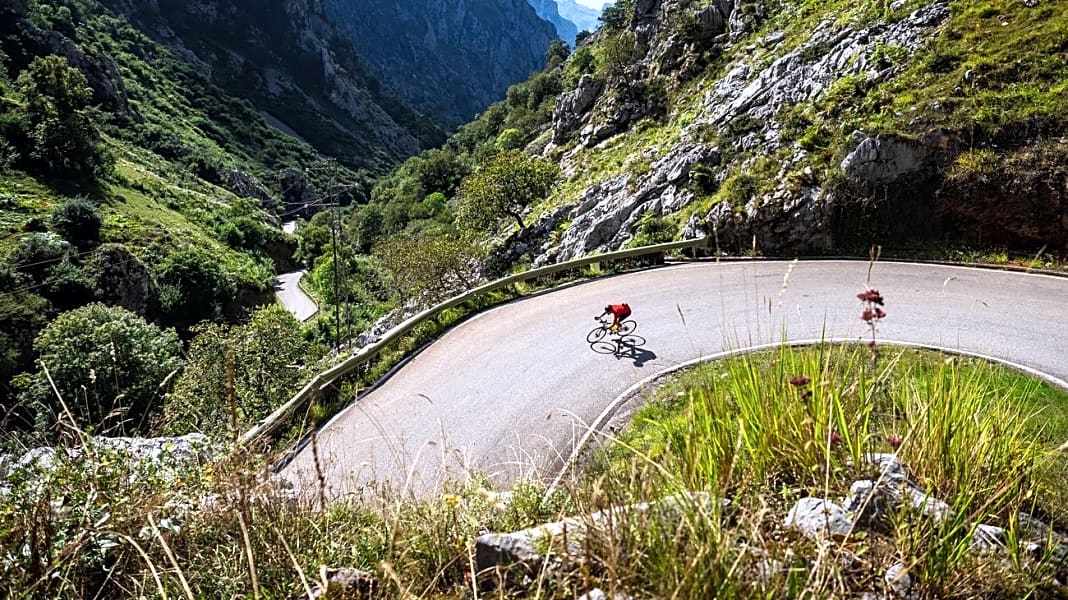 Reise Spanien: Vier harte Rennradtouren in Asturien - Bergiges Nordspanien: Im Paradies der Kletterer