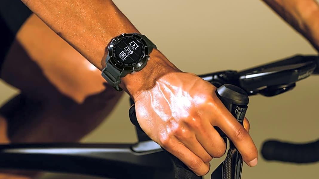 Wahoo Elemnt Rival: Was kann die neue Multifunktionsuhr für Rennradfahrer?