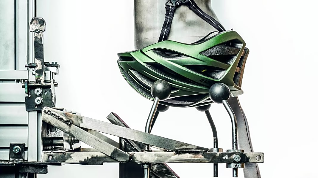 Rennrad-Helme mit MIPS: 13 Helme im Crash-Test