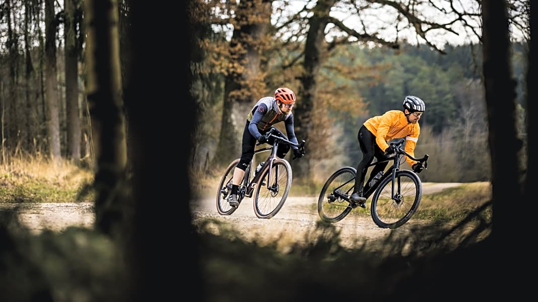4 Gravelbikes ab 3099 Euro im Test: Wie gut ist die Mittelklasse? | TOUR