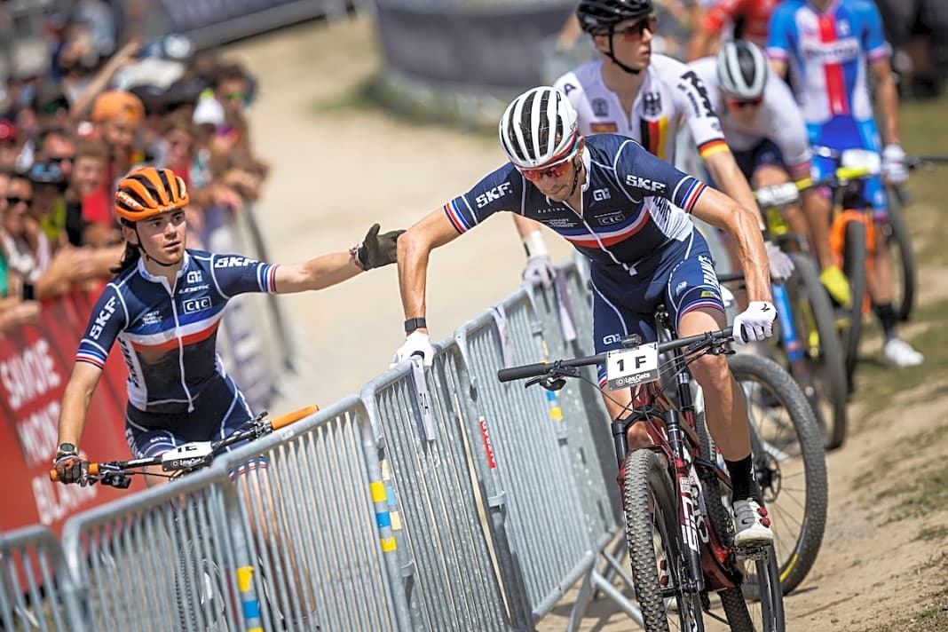 UCI MTB-Weltmeisterschaft 2022 Les Gets: Schweiz holt Staffel-Gold | BIKE