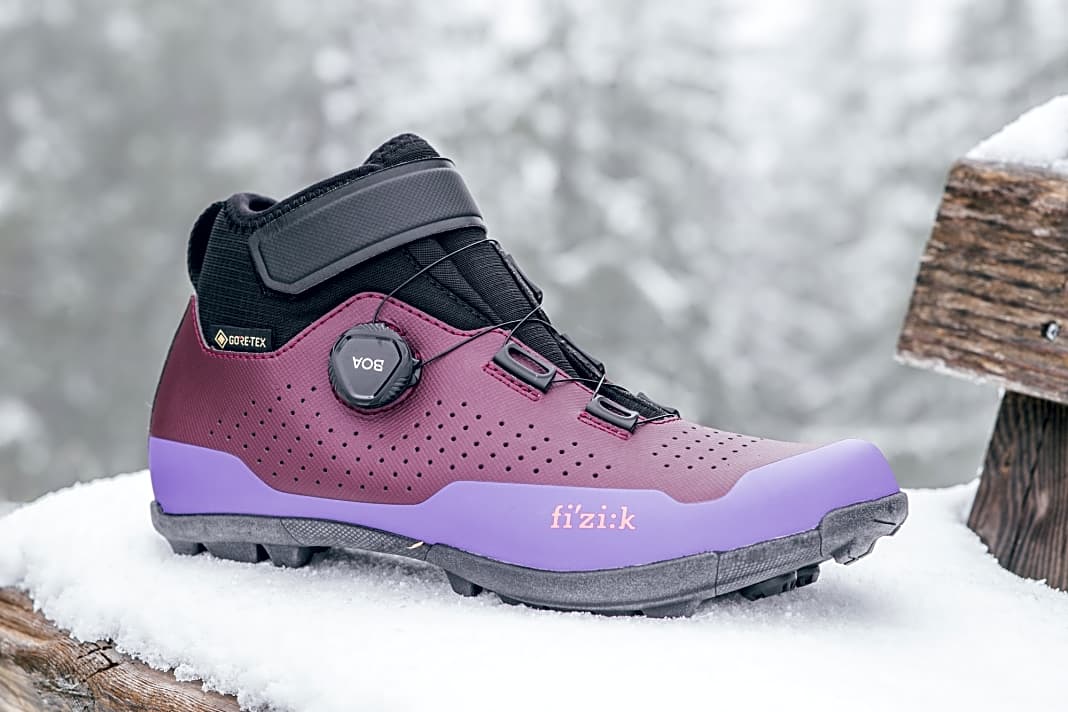 Pünktlich zum ersten Schneefall in Leogang präsentiert Fizik seinen brandneuen Winterschuh Terra Artica GTX im stylishen Retrolook. 259 Euro wird der Schuh kosten.